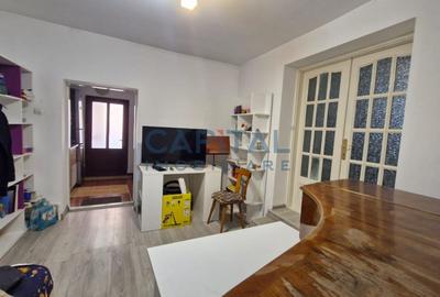 Casa Rogerius singur in curte, amenajata in doua apartamente comision 0% - 7
