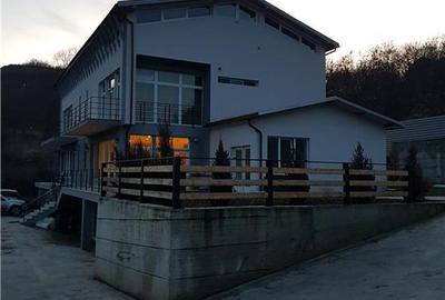 9 camere l Ideal Investitie l Util 418 mp l Teren 650 MP l Floresti - 1