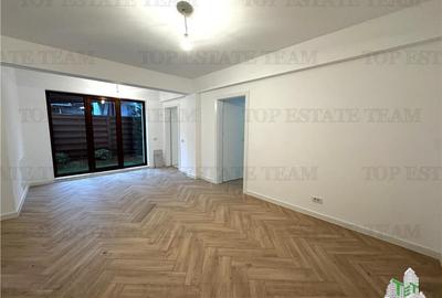 Apartament cu 3 camere semidecomandat în Bucureștii Noi