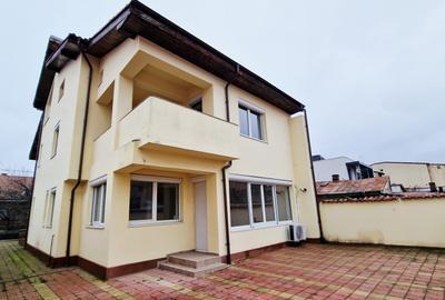 Vilă P+1+Pod, 320 mp, Teren 544 mp, Damaroaia - 1