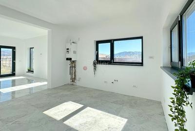 Casă individuală cu 4 camere în Cărpiniș