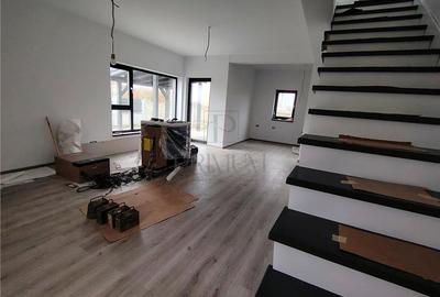 Duplex modern - despartit prin baie - 2 fronturi stradale - pompa caldura - 4