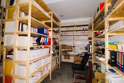 Proprietate centrală de vânzare în Hălchiu - 5