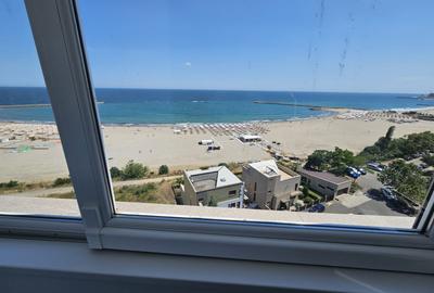 Apartament cu 3 camere decomandat, mobilat în Faleza Nord