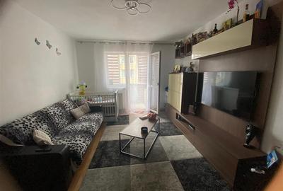 Apartament 3 camere  etaj intermediar, Astra