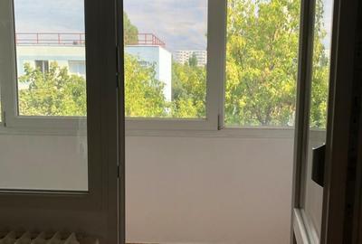 Apartament 3 camere,1 Decembrie metrou,Piata, decomandat, bloc REABILITAT TERMIC - 2