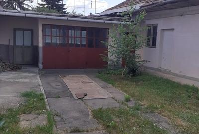 Vand casa cu 4 cam. in zona Semicentral - 6