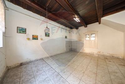 Casă / Vilă cu 10 camere de vânzare în zona Ultracentrală Râșnov - 12