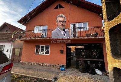 Casă individuală cu 8 camere în Central
