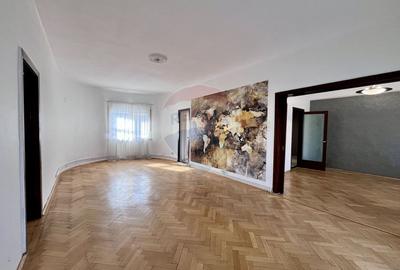 Apartament cu 4 camere nemobilat in P-ta Victoriei langa Orange - 1