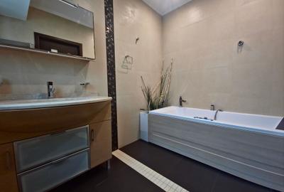Apartament 3 camere 2 bai lux parcare subterana termen lung zona KM 5 - 22