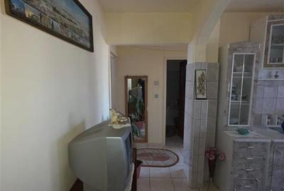 Apartament cu doua  camere zona Combinat - 6