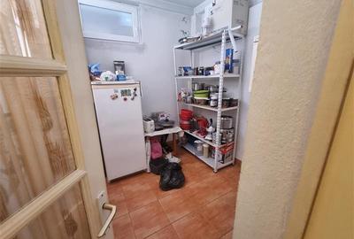 Casa independenta , vintage de vanzare , 300 mp cu teren de 1493 mp Sancrariul d - 20