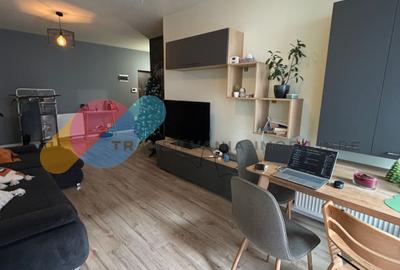 Apartament cu 3 camere semidecomandat în Florești