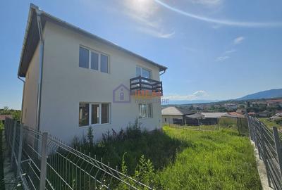 Casa cu 5 camere si vedere panoramica, in Cisnadie