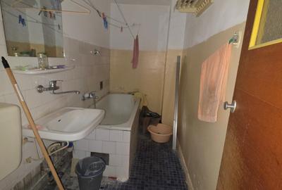 Tei, Str. Maica Domnului, Facultatea de Constructii, chiar pe Al Deleni - 11