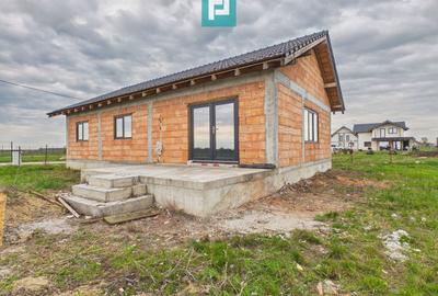 Casa nouă la roșu în Zimandcuz - 2