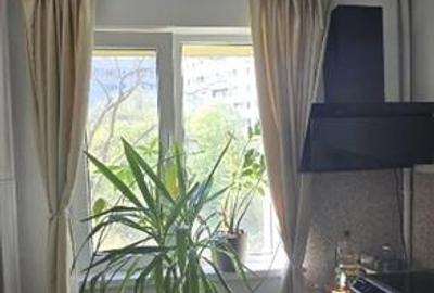 Apartament cu 3 camere semidecomandat în Camil Ressu