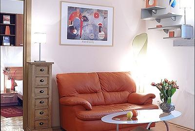 Apartament cu 2 camere, mobilat în Universitate