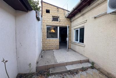 Casa de vânzare - Constanta - 6 CAMERE-147 mp. totali ( fără curtea interioară) - 33