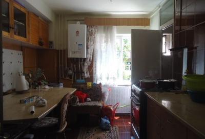 Apartament cu 4 camere, ideal pentru familie, în zona Penny. - 4