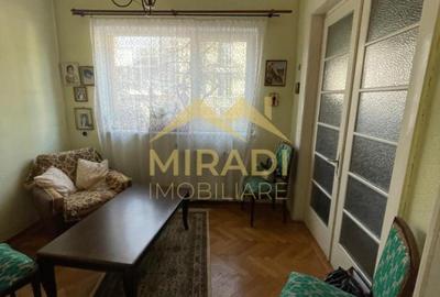 Vanzare apartament in vila 6 CAMERE compus din D P M din D P 1 M - 3
