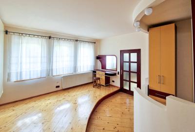 Vila 7 camere, ultracentral, zona AFI Mall, 3 parcari private, curte,0% comision - 10