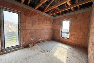 Casă de vânzare semifinisată, 4 Camere 145 mp utili,Făcliei - 8