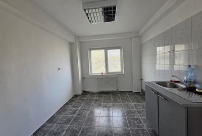 Apartament cu 2 camere semidecomandat în Bucur Obor