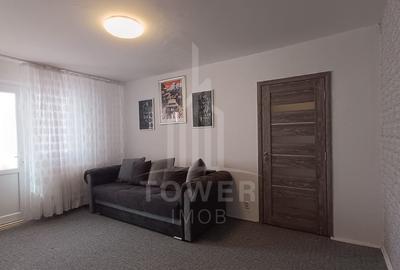 Apartament cu 3 camere semidecomandat în Central