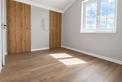 Duplex despartit 4 camere + 2 bai 92 utili / 273 teren - 11