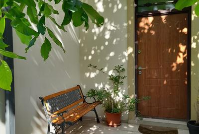 Silistea Snagovului,vila  2012, la cheie,  5 camere+ bucatarie vara, piscina - 30