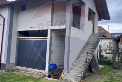 Casă / Vilă cu 4 camere de vânzare Curtea de Arges - 23