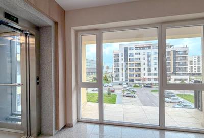 Studio in Kasper Coresi, vedere către aleea pietonală, loc de parcare si boxa - 11