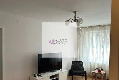 Apartament cu 4 camere semidecomandat în Sebastian