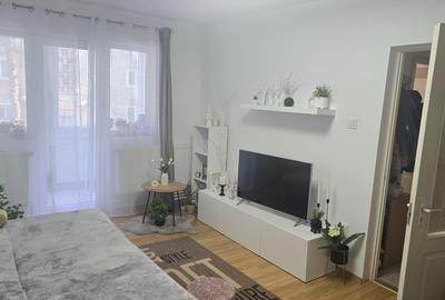Vand apartament 2 camere in Deva, zona Piata Centrala, decomandat, parter inalt - 1