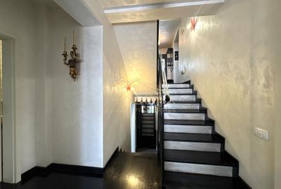 Vila cu 5 camere *344mp* + 400mp Teren // Zona Bucurestii Noi - 23