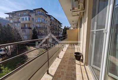 Apartament cu 2 camere+nisa de dormit, balcon, parcare, Str.Florilor - 18