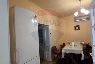 Casă cu anexă, livadă și panouri fotovoltaice - 14