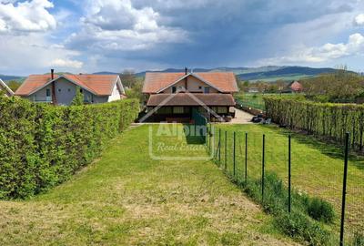 Duplex Zona Linistita Carpinis - 1