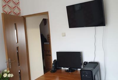 Decomandat. Centrala termica proprie. Aproape de Biserica din Girocului. - 4