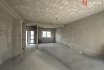 Duplex cu 4 camere de vanzare si teren de 335 mp - zona Sacalaz - 2