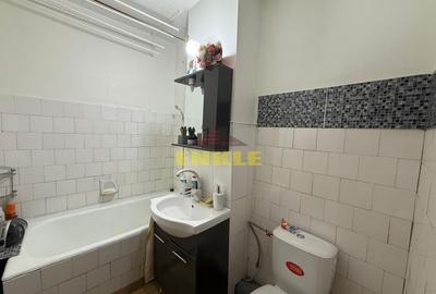 De vânzare apartament 4 camere decomandat, etaj 1 – zona Capat la 1 - 6
