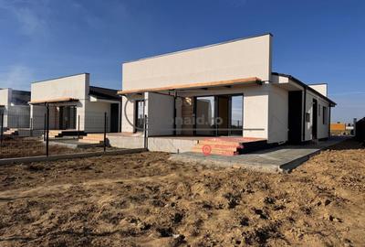 Duplex cu 3 camere în Moșnița Nouă