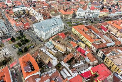 Clădire ultracentrală Arad | lângă Teatru | NU este Monument! - 1