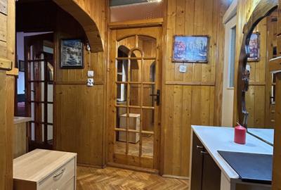 Apartament 3 camere, decomandat, etaj 2, 65mp, 2 bai - zona Sagului - 9