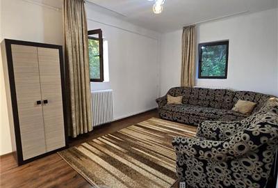 Apartament cu 2 camere decomandat, mobilat în Central