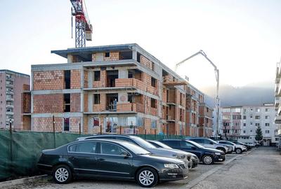 Apartament cu 3 camere decomandat în Noua
