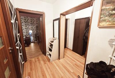 Vanzare apartament 3 camere, 2 bai, zona Republicii-Caraiman