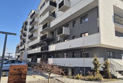 Penthouse cu 4 camere decomandat în Tractorul